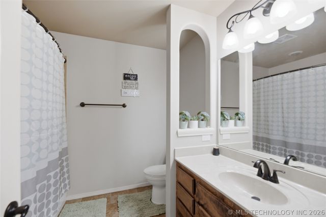 6877 S 304th East Avenue, Broken Arrow, OK 74014