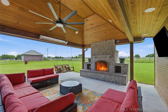 6877 S 304th East Avenue, Broken Arrow, OK 74014