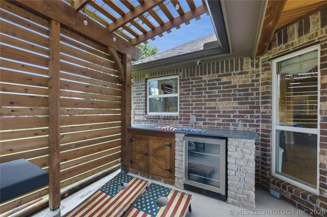 6877 S 304th East Avenue, Broken Arrow, OK 74014
