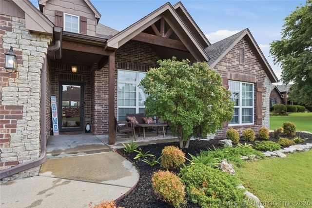 6877 S 304th East Avenue, Broken Arrow, OK 74014