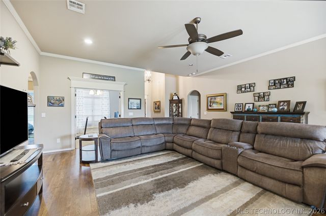 6877 S 304th East Avenue, Broken Arrow, OK 74014