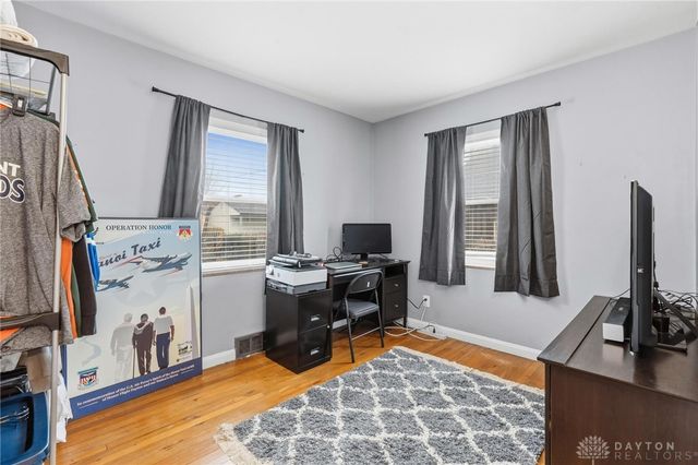 516 Oakview Drive, Dayton, OH 45429