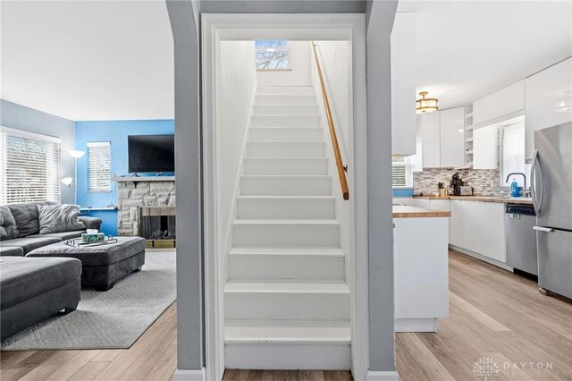 516 Oakview Drive, Dayton, OH 45429