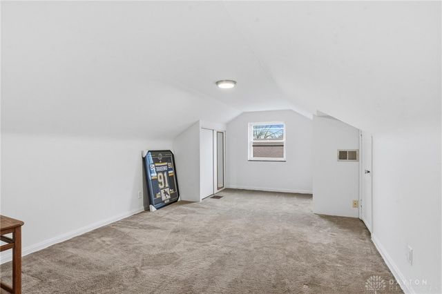 516 Oakview Drive, Dayton, OH 45429