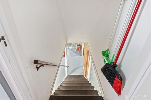 516 Oakview Drive, Dayton, OH 45429