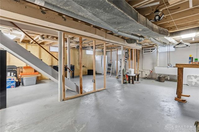 516 Oakview Drive, Dayton, OH 45429