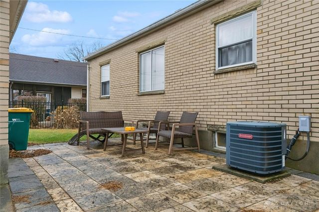 516 Oakview Drive, Dayton, OH 45429