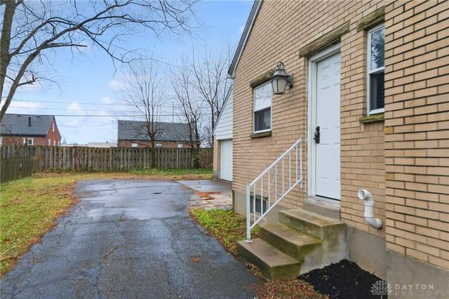 516 Oakview Drive, Dayton, OH 45429