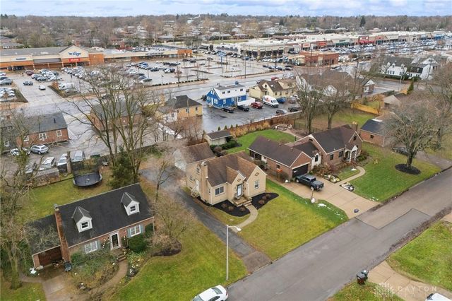 516 Oakview Drive, Dayton, OH 45429