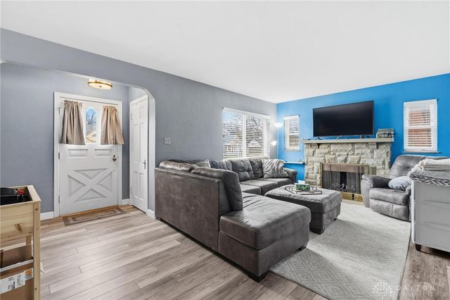 516 Oakview Drive, Dayton, OH 45429