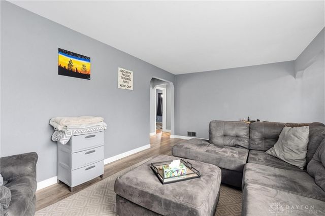 516 Oakview Drive, Dayton, OH 45429