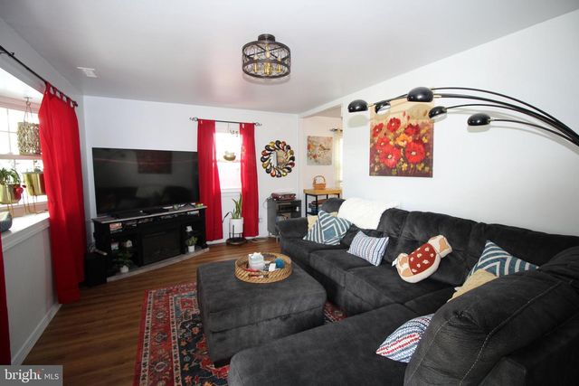 3727 WINDSOR DR, Bensalem, PA 19020