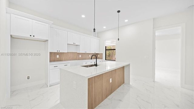 840 GUINNE LN, Lehigh Acres, FL 33974