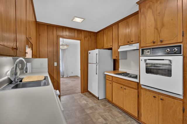 127 Sherry Cir, Gallatin, TN 37066