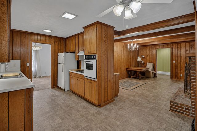 127 Sherry Cir, Gallatin, TN 37066