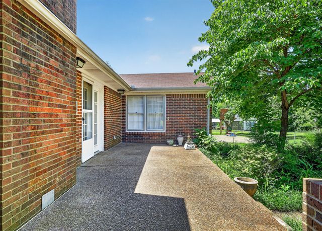 127 Sherry Cir, Gallatin, TN 37066