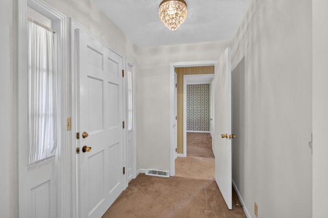 127 Sherry Cir, Gallatin, TN 37066