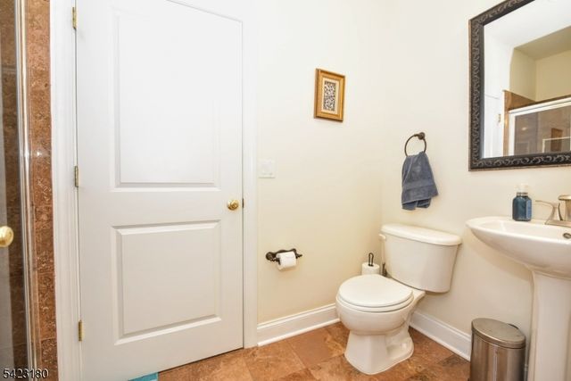 1 Kingsland Rd, Montville Twp., NJ 07005