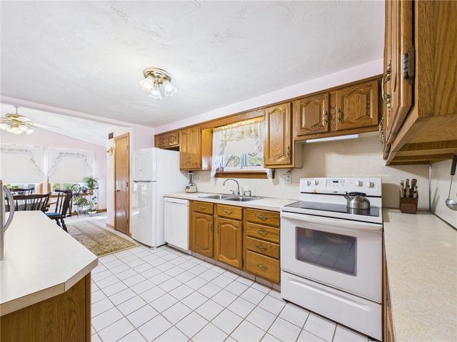 985 Cedar Swamp Road, Warwick, RI 02886