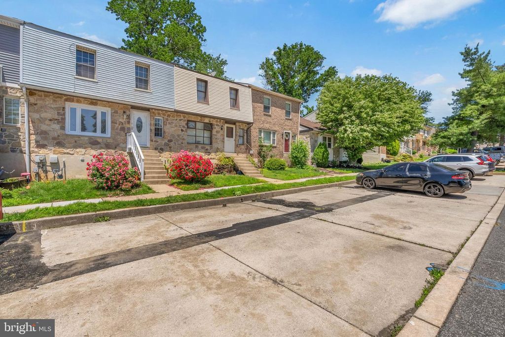 643 SAINT ANTHONY LN, UPPER DARBY, PA 19082 — photo 2