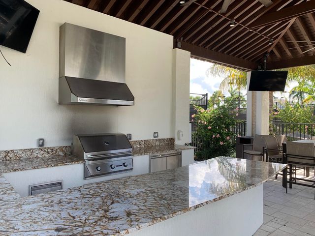 6930 NW 27th Avenue, Boca Raton, FL 33496