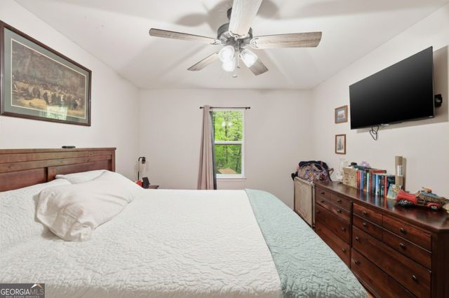 10 Florida Avenue, Clayton, GA 30525