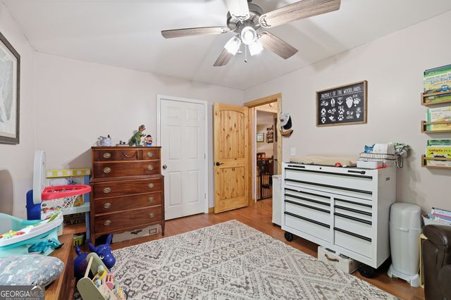 10 Florida Avenue, Clayton, GA 30525