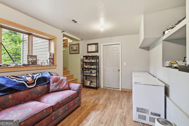 10 Florida Avenue, Clayton, GA 30525