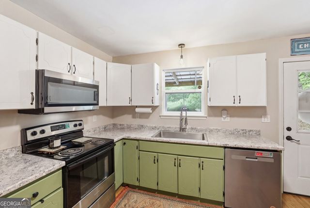 10 Florida Avenue, Clayton, GA 30525