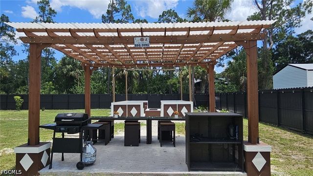 816 Willard AVE, Lehigh Acres, FL 33972