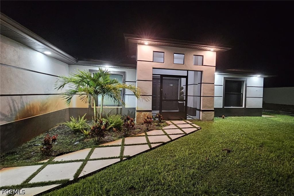 816 Willard AVE, Lehigh Acres, FL 33972