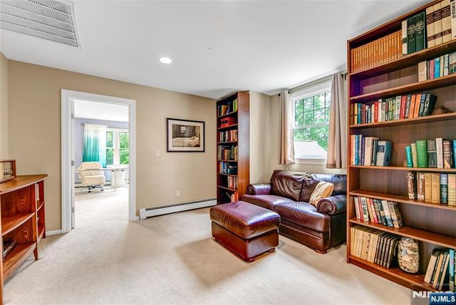345 Steinhauser Lane, Wyckoff, NJ 07481