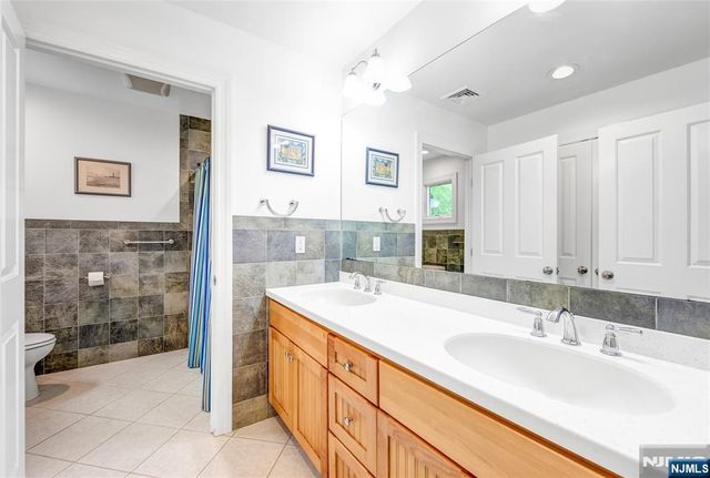 345 Steinhauser Lane, Wyckoff, NJ 07481