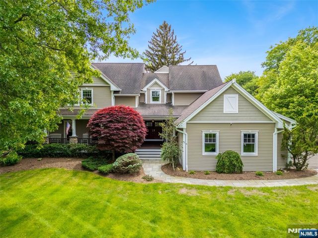 345 Steinhauser Lane, Wyckoff, NJ 07481