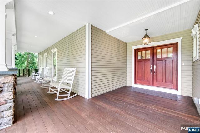345 Steinhauser Lane, Wyckoff, NJ 07481