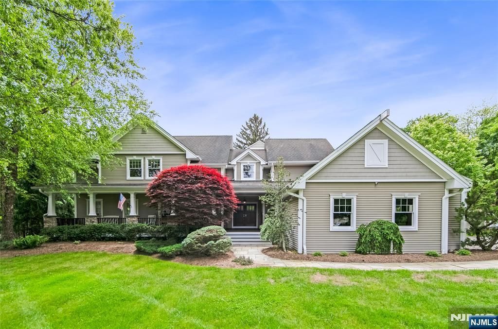 345 Steinhauser Lane, Wyckoff, NJ 07481