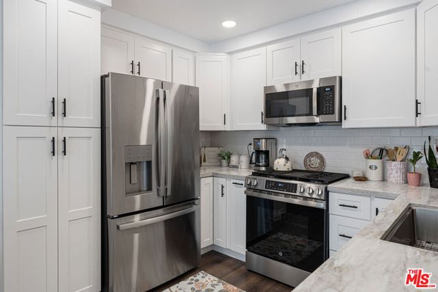 25795 Vista Fairways Drive, Valencia, CA 91355