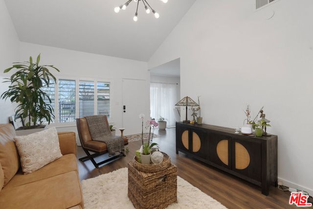 25795 Vista Fairways Drive, Valencia, CA 91355