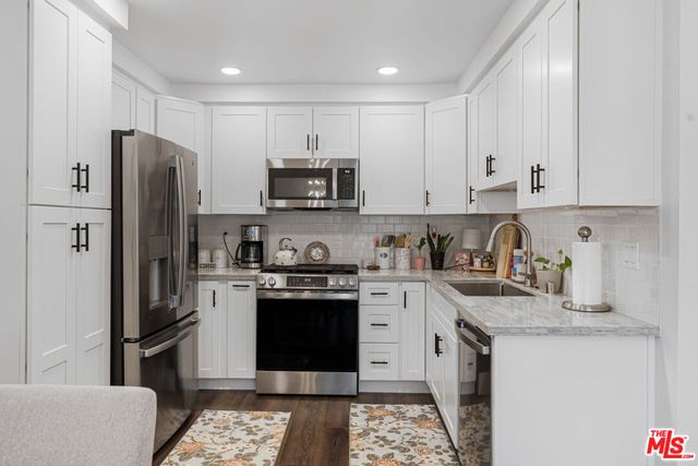 25795 Vista Fairways Drive, Valencia, CA 91355