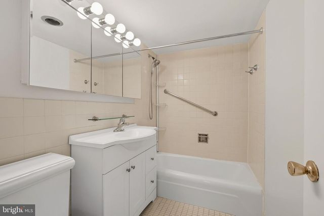 1317 4TH ST SW, Washington, DC 20024