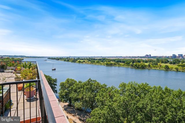 1317 4TH ST SW, Washington, DC 20024