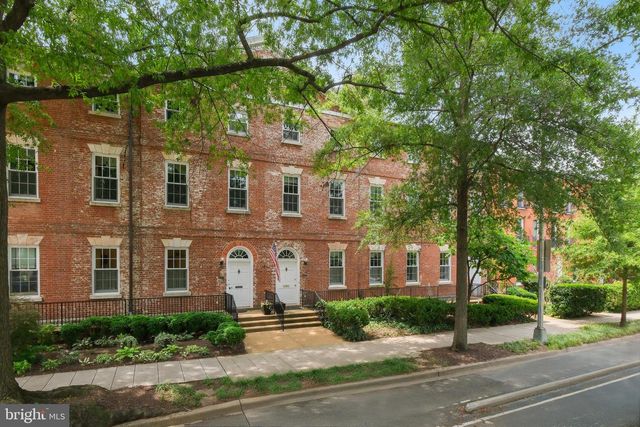 1317 4TH ST SW, Washington, DC 20024