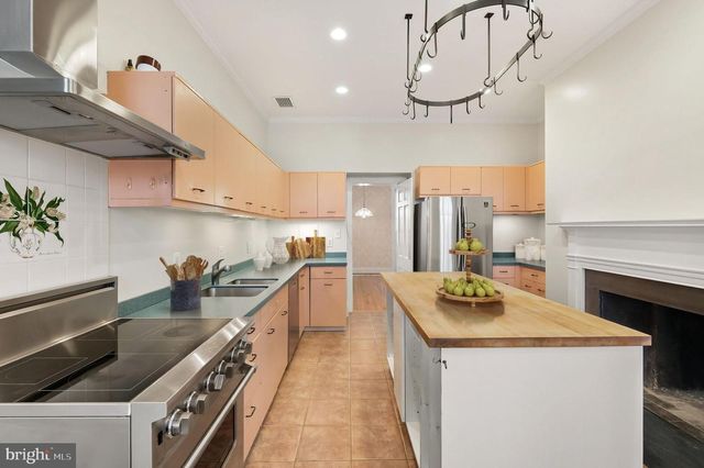 1317 4TH ST SW, Washington, DC 20024