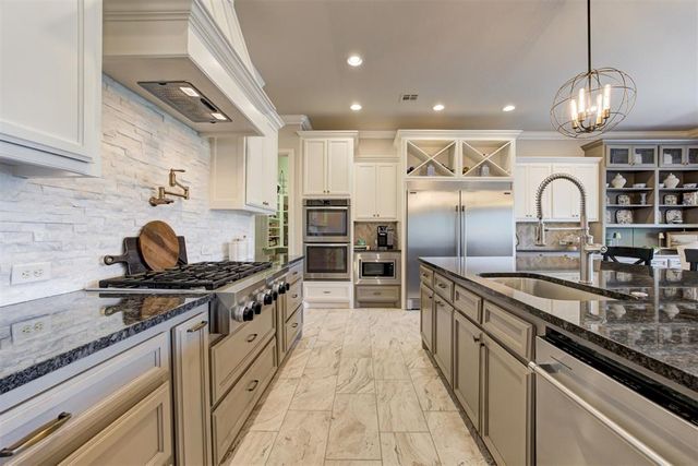 15404 Kestral Park Court, Edmond, OK 73013