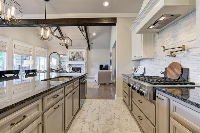 15404 Kestral Park Court, Edmond, OK 73013