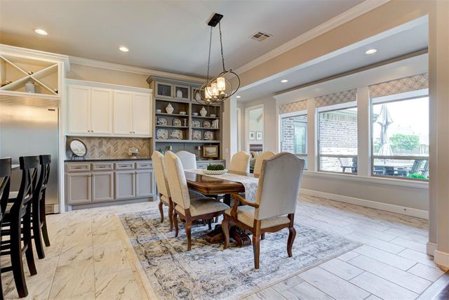 15404 Kestral Park Court, Edmond, OK 73013