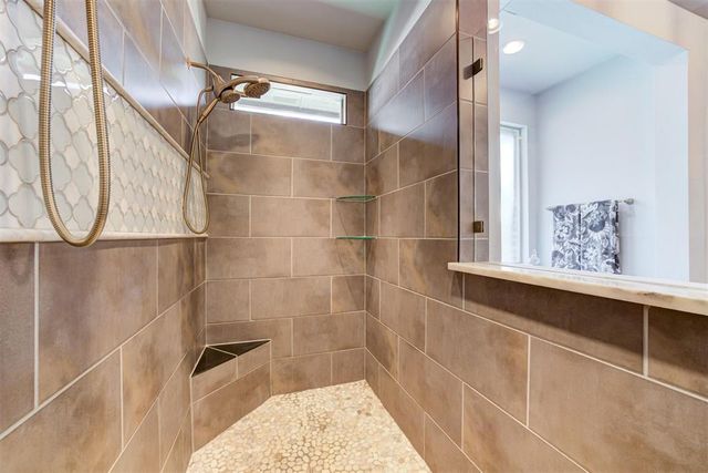 15404 Kestral Park Court, Edmond, OK 73013