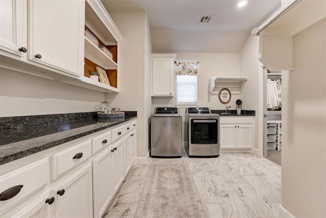15404 Kestral Park Court, Edmond, OK 73013