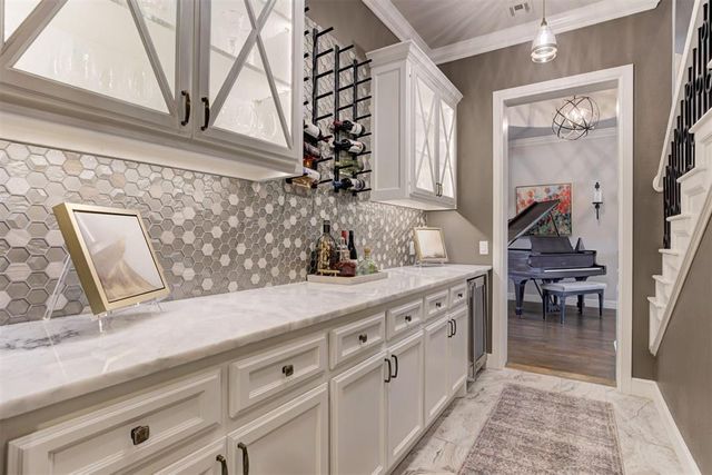 15404 Kestral Park Court, Edmond, OK 73013