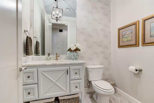 15404 Kestral Park Court, Edmond, OK 73013